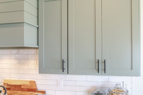 Cabinet Hanging